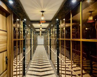 Hotel Lata Continental - Kanpur - Flur