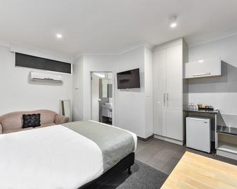 Robe Central Motel - Robe - Bedroom