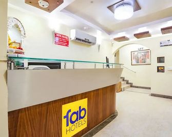 Fabhotel Shubhangan - Nr. Bandra - Mumbai - Front desk