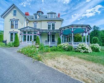 The Station @ Firmstone Manor - Clifton Forge - Edificio