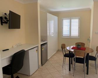 Bel Mondo Apartments - Wollongong - Dining room