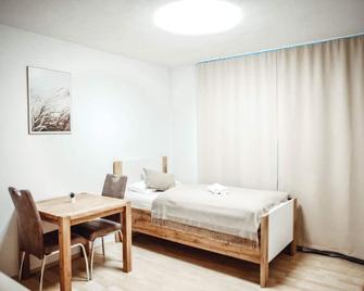 Moderne Ferienwohnungen - Service wie im Hotel - Göppingen - Bedroom