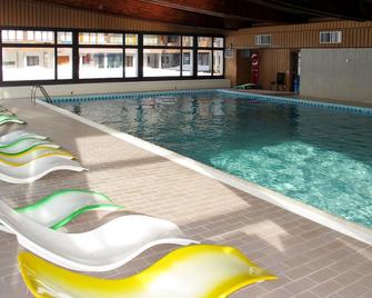 Apartment Greppon 306 by Interhome - Vex - Piscina