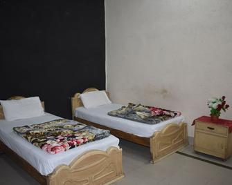 Hotel Kashmir International - Rawalpindi - Bedroom