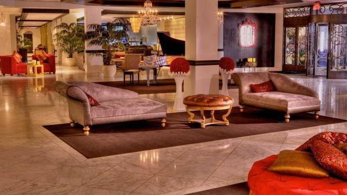 Royal Resort