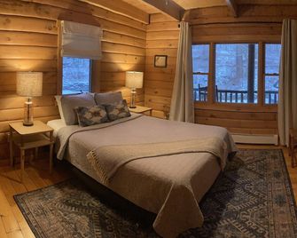 Family-friendly cabin in the Catskill Mountains near Phoenicia/Belleayre/Hunter - Shandaken - Bedroom