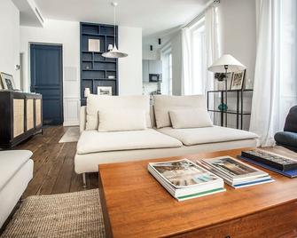 Appartement entier avec place de parking - Angoulême - Wohnzimmer