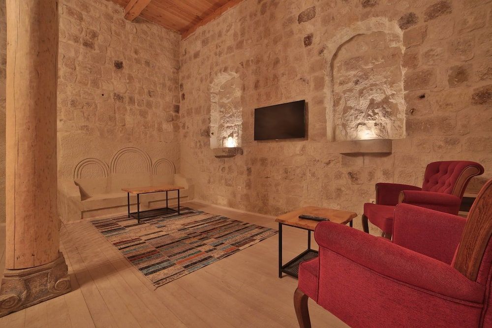 Taru Cave Suites - Urgup - Wohnzimmer