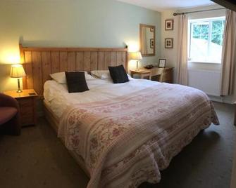 The Saxon Inn - Blandford Forum - Спальня