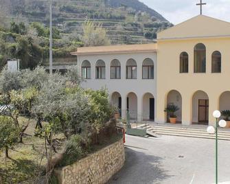 Ancelle Sorrento - Casa d'Accoglienza - Castellammare di Stabia - Building