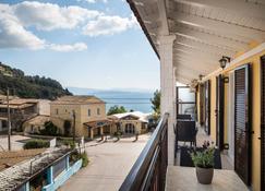 The Seaview Corner Apartments by Konnect, Ipsos Corfu - Ipsos - Balcone