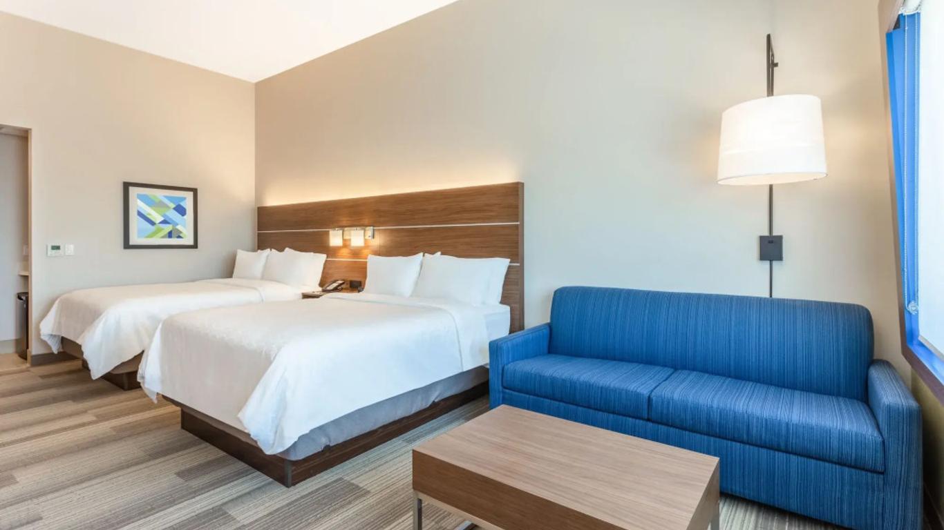 The Q Hotel & Suites