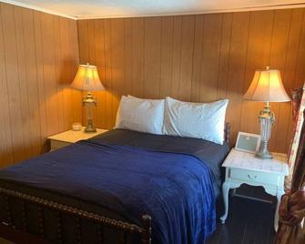The Navy 2 - Oswego - Bedroom