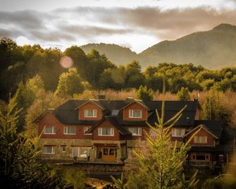 Alma Andina Hosteria - Villa La Angostura - Bygning