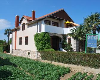 Guesthouse Ema - Sukošan - Building