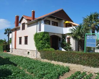 Guesthouse Ema - Sukošan - Edificio
