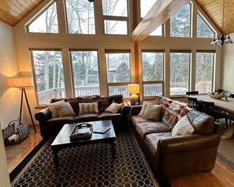 Ski-in, Ski-Out 4 Bedroom, 3.5 Bath Home - Sleeps 8-9. - Angel Fire - Sala de estar