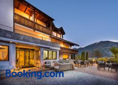 Residence Landhaus Fux - Silandro - Building