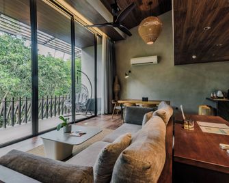 Piece Lio from Japan Managed by H Hospitality Group - El Nido
