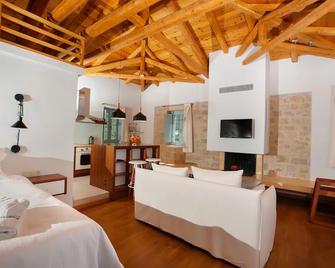 Lithos Guesthouse Kardamili - Kardamyli