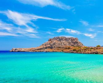 Haraki Beach Mediterranean Retreat - Charaki - Beach