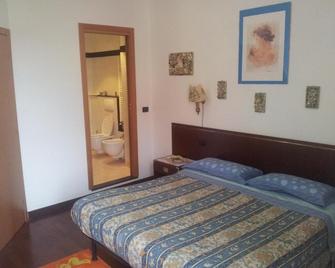 Affittacamere Rosa Dei Venti - Levanto - Schlafzimmer