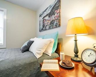 Jo Mac Cottage- Quiet Home Near Unc Chapel Hill - Chapel Hill - Bedroom