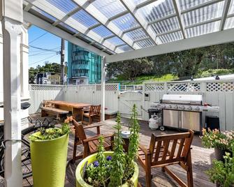 Worldwide Backpackers - Wellington - Balcony