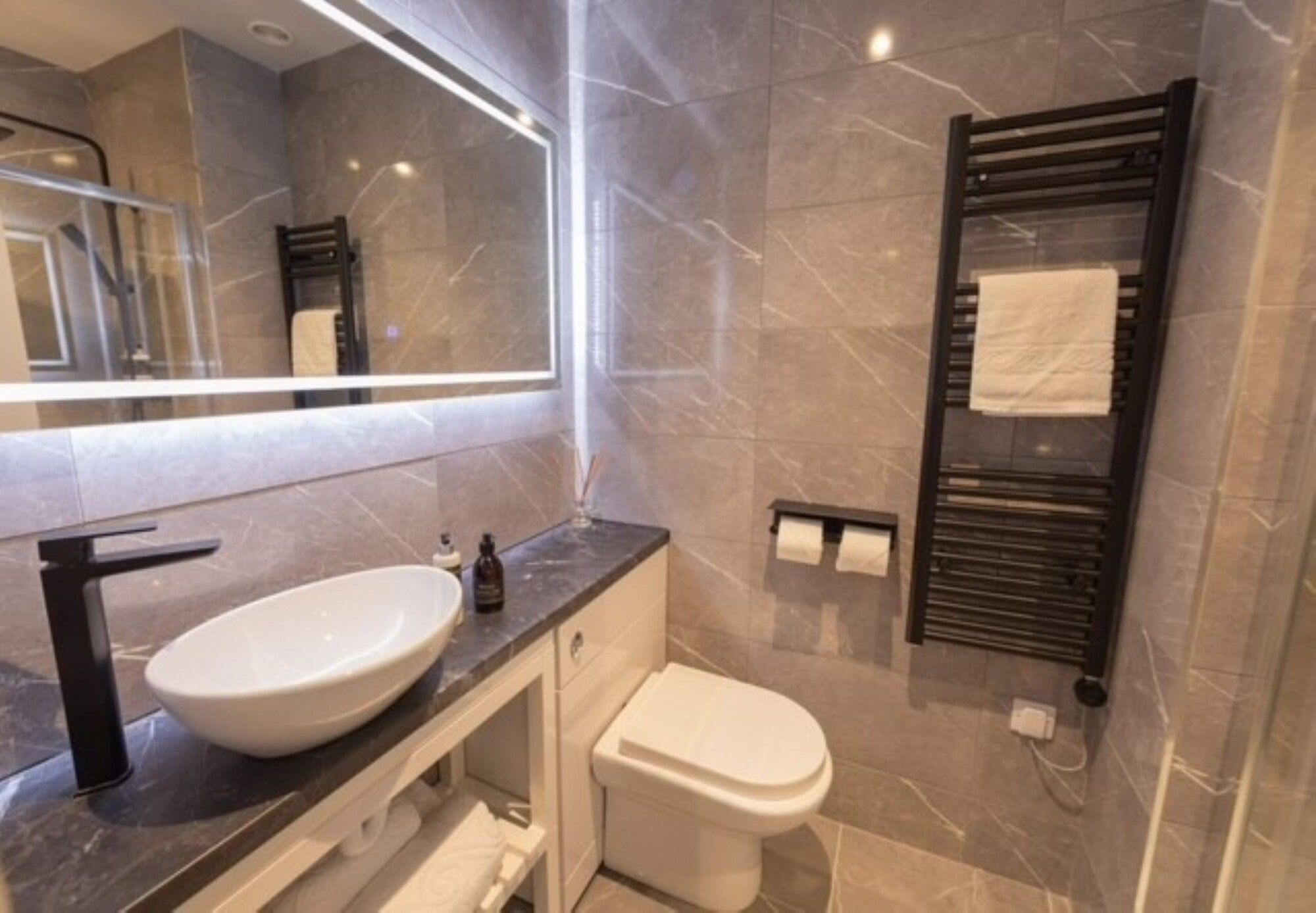 Loch Ness Clansman Hotel - אינברנס - חדר רחצה