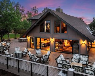 Forest Retreat with Pickleball, Breathtaking Views & Optional Private Saloon - Payson - Patio
