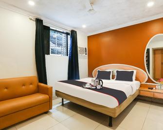Collection O De Meridian Near Versova Beach - Mumbai - Bedroom