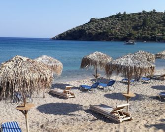 Meltemia Studios Samos - Marathokampos - Strand