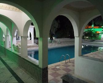 Hotel Souf - El Oued - Piscina