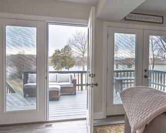 Waterfront Home Newly Renovated Beautiful Lake Views / Deck With 2 Kayaks - Louisa - Balcón