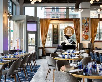 BLU-Tique, Akron, a Tribute Portfolio Hotel - אקרון - מסעדה