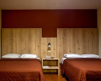 Hotel Castilla - David - Bedroom