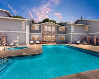 Comfort Inn & Suites Susanville - Susanville - Piscina