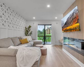 Renovated Ski In Out Condo King Bed Patio Grill - Ellicottville - Sala de estar