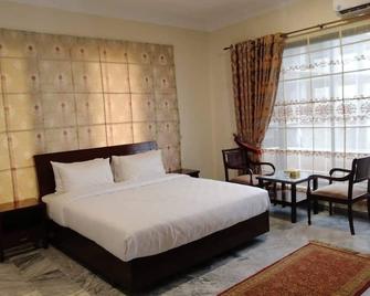 City Top Hotel & Restaurant - Muzaffarabad - Bedroom