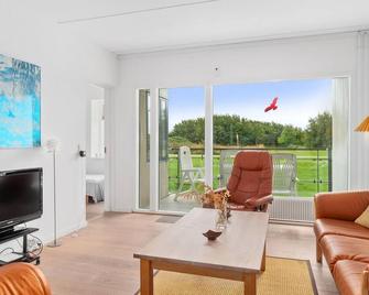 2 Bedroom Beautiful Home In Dannemare - Dannemare - Sala de estar