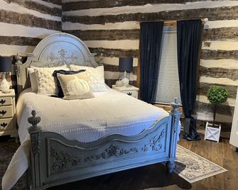 Cabin off the Square - Glen Rose