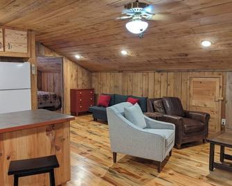 Cozy loft retreat w/Mountain Views in Mtn City near VA Creeper Trail & Damascus. - Mountain City - Sala de estar