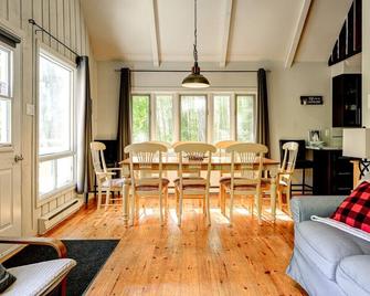 Chalet Douce Evasion St Adolphe - Morin-Heights - Living room
