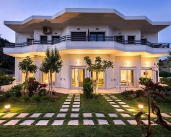 Mear Luxury Holiday Homes - Cretan Sunny Gems - Palaiochora - Budynek