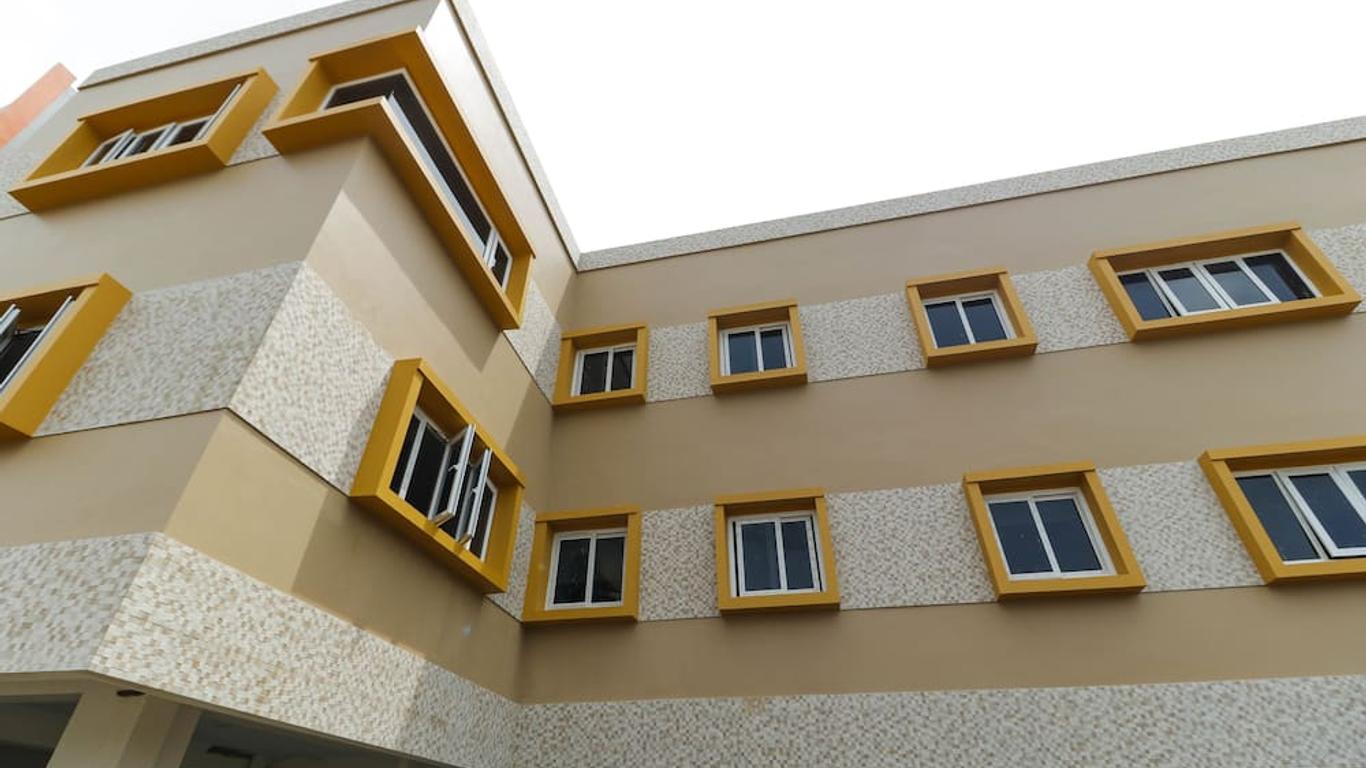 ريد دورز بلس نير باليم بانج سكوير مول