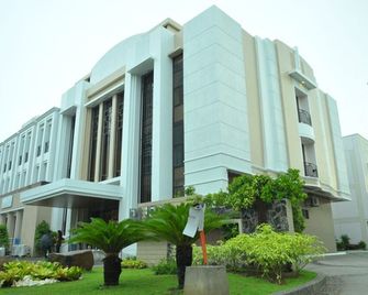 Bliss Hotel San Fernando Pampanga City - San Fernando - Building