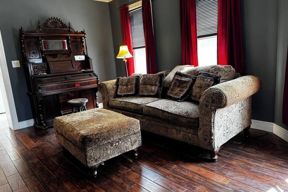 Whispering Well Manor - optional hot tub & short drive to Bucknell &Susquehanna