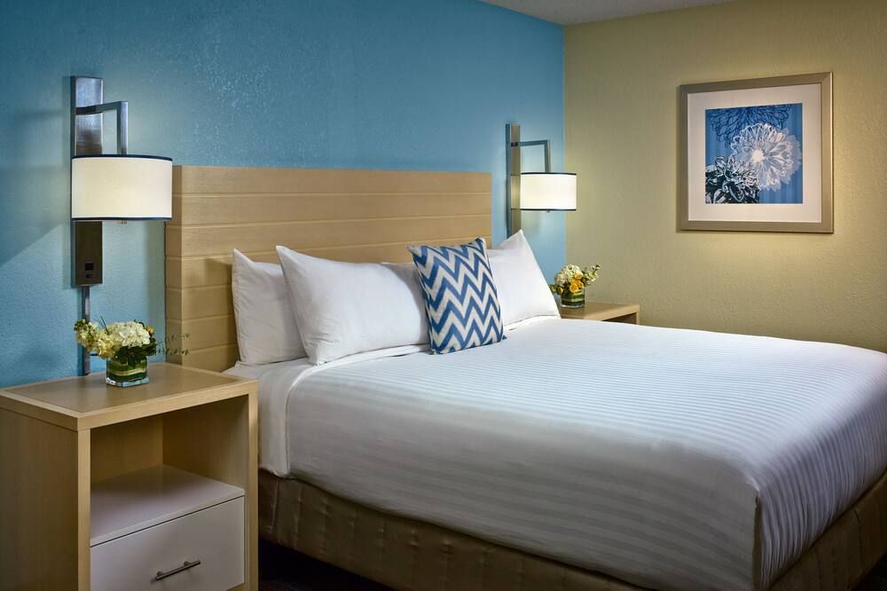 Sonesta Simply Suites Memphis East Poplar Pike