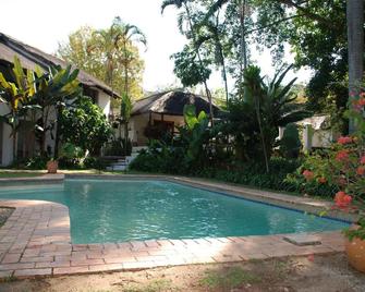 Royal Bakoena Lodge - Hamilton Parks - Hazyview - Pool