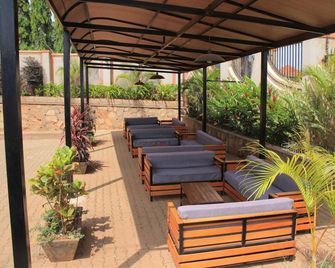 Interservice Hotel - Kampala - Patio